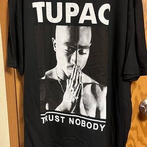 -Tupac Graphic T-Shirt-